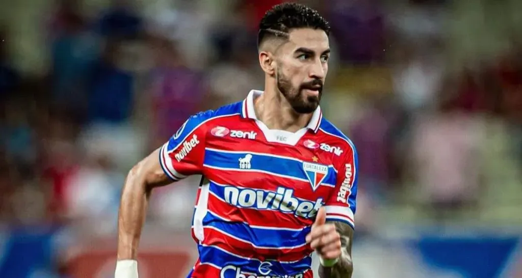 El ex Colo Colo Juan Martín Lucero no fue ni a la banca en esta derrota de Fortaleza. | Foto: Archivo.