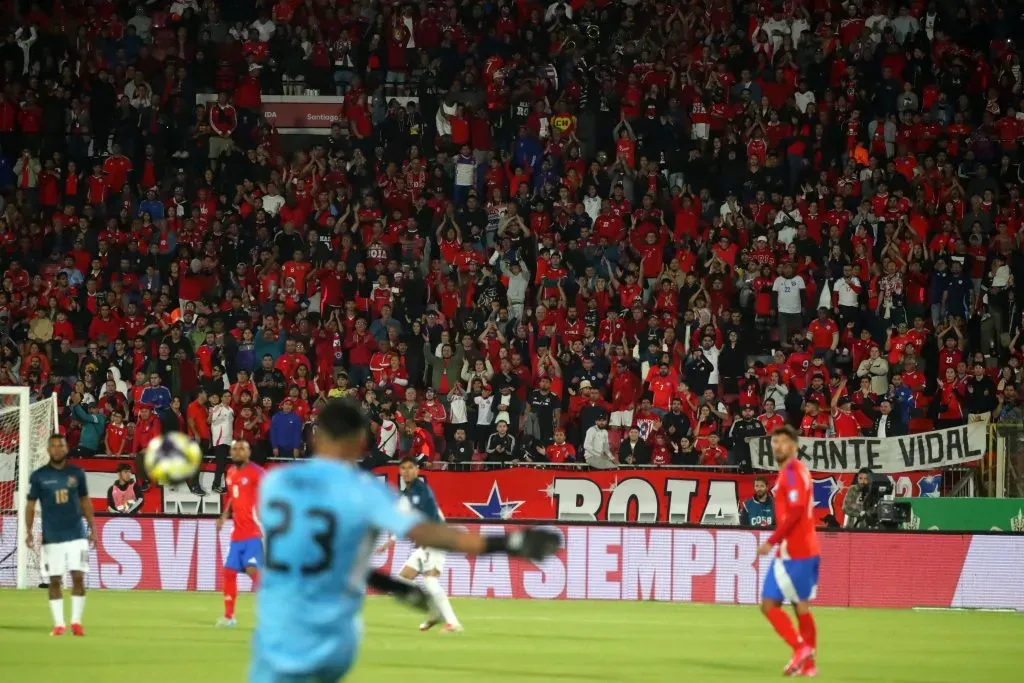 Los hinchas cantaron contra Gareca. Foto: Jonnathan Oyarzun/Photosport