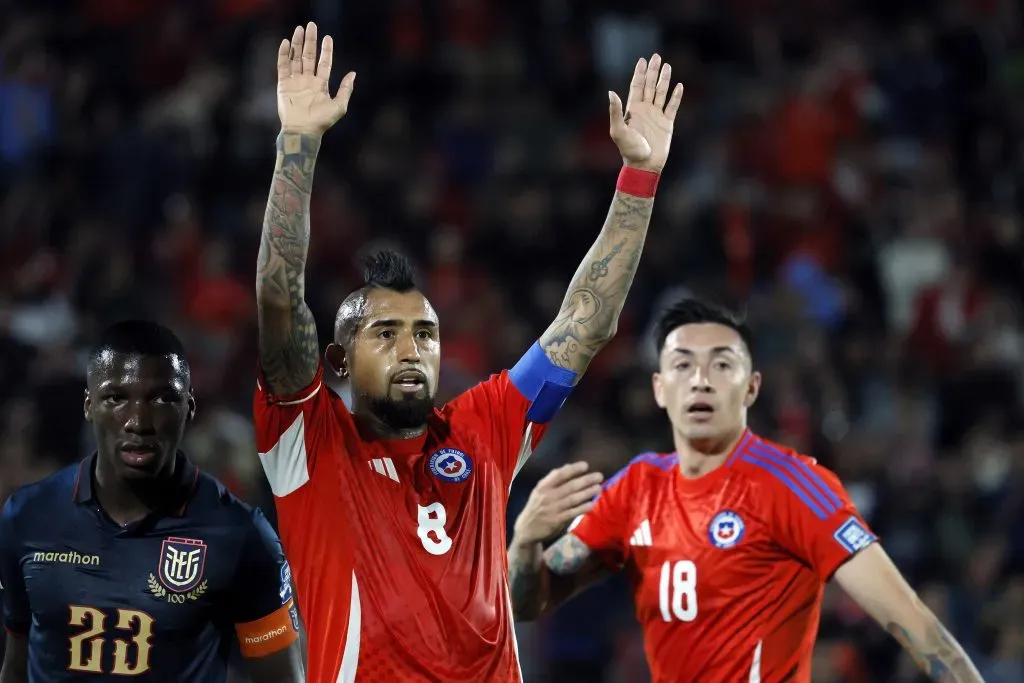 Arturo Vidal durante el partido con Ecuador. Foto: Andres Pina/Photosport