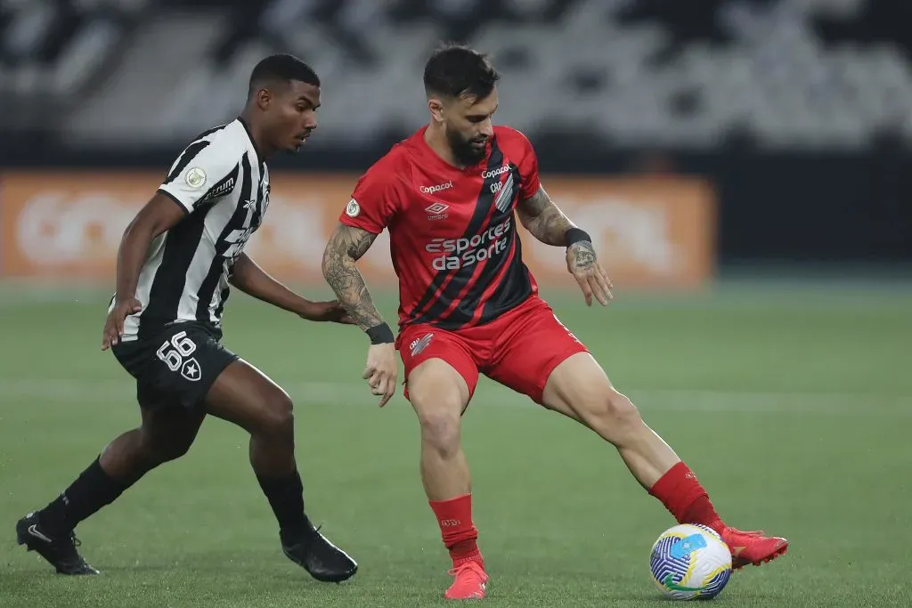 Gonzalo Mastriani, ex Athletico Paranaense es nuevo jugador de Botafogo, rival de la U en Libertadores. (Foto: Wagner Meier/Getty Images)