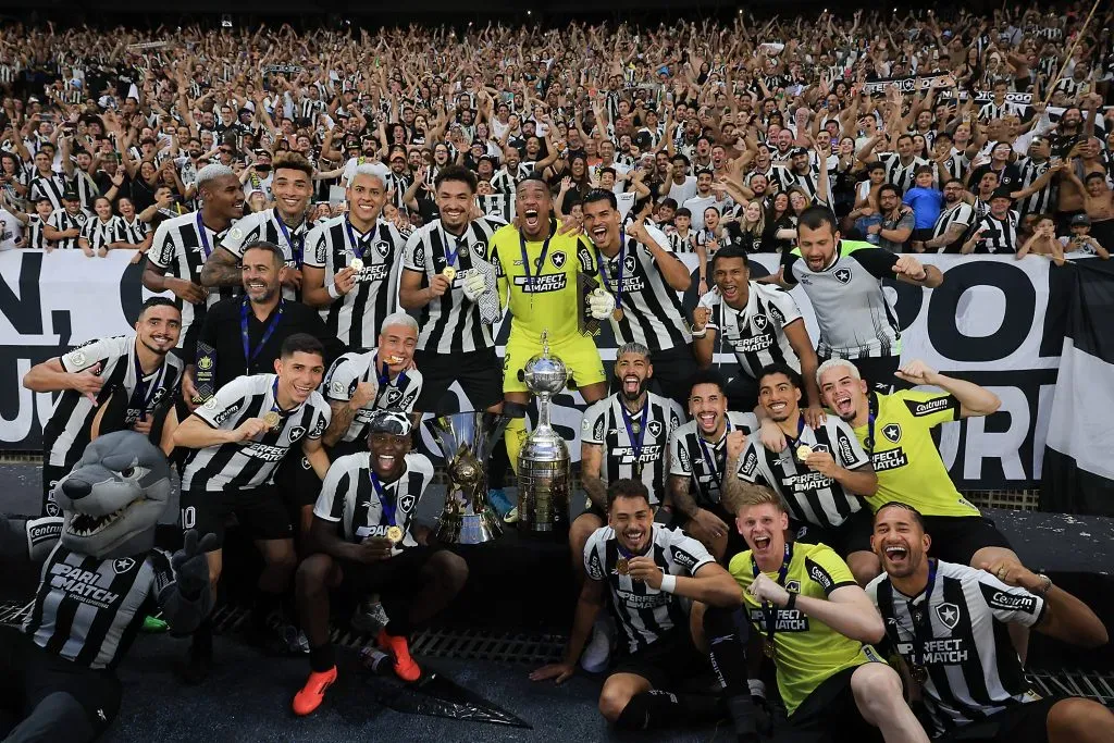 Botafogo dejó en el pasado el glorioso 2024. Imagen: Getty.