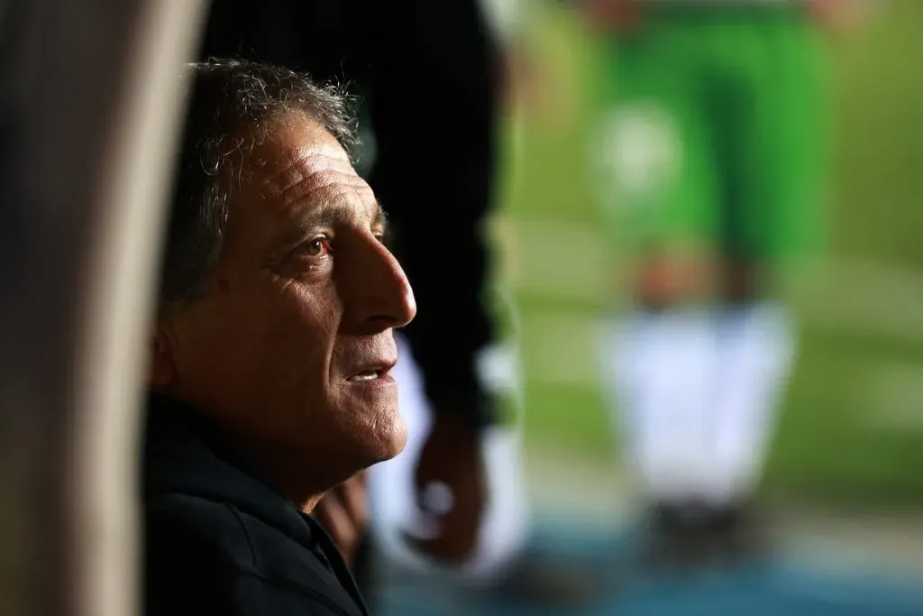 Mario Salas no ha tenido un buen comienzo junto a Deportes Temuco. (Eduardo Fortes/Photosport).