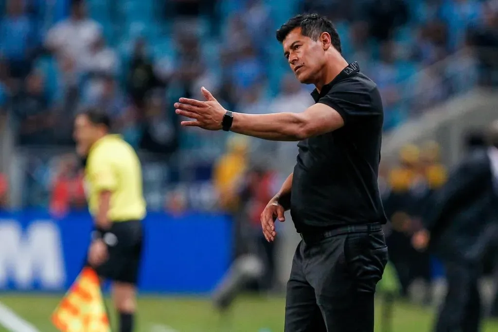 Jorge Almirón en la final de la Libertadores ante Gremio. (Lucas Uebel/Getty Images).