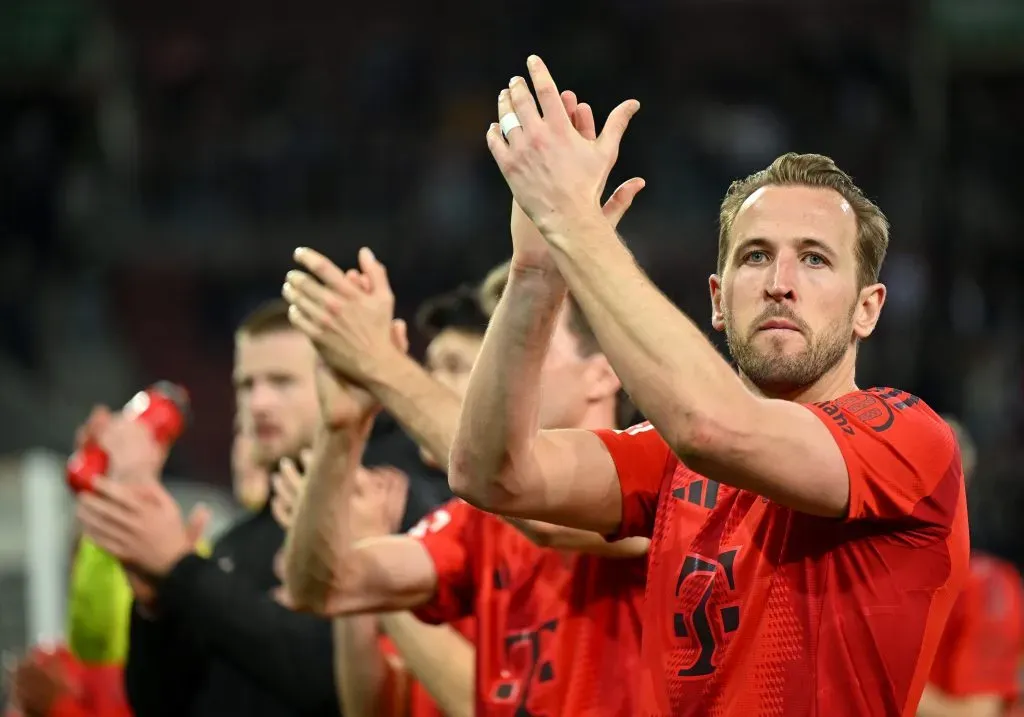 Harry Kane le marcó a Ausburg en la victoria de este viernes. (Photo by Sebastian Widmann/Getty Images)