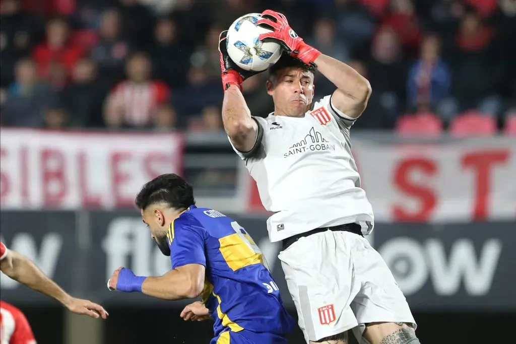 Matías Mansilla ante Boca Juniors ha tenido varias actuaciones destacadas. (Daniel Jayo/Getty Images).