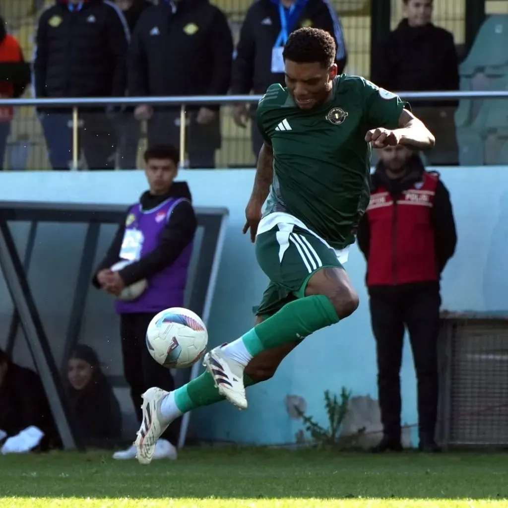 Junior Fernandes vive uno de sus mejores momentos en el Esenler Erokspor. Foto: Esenler Erokspor/Instagram.