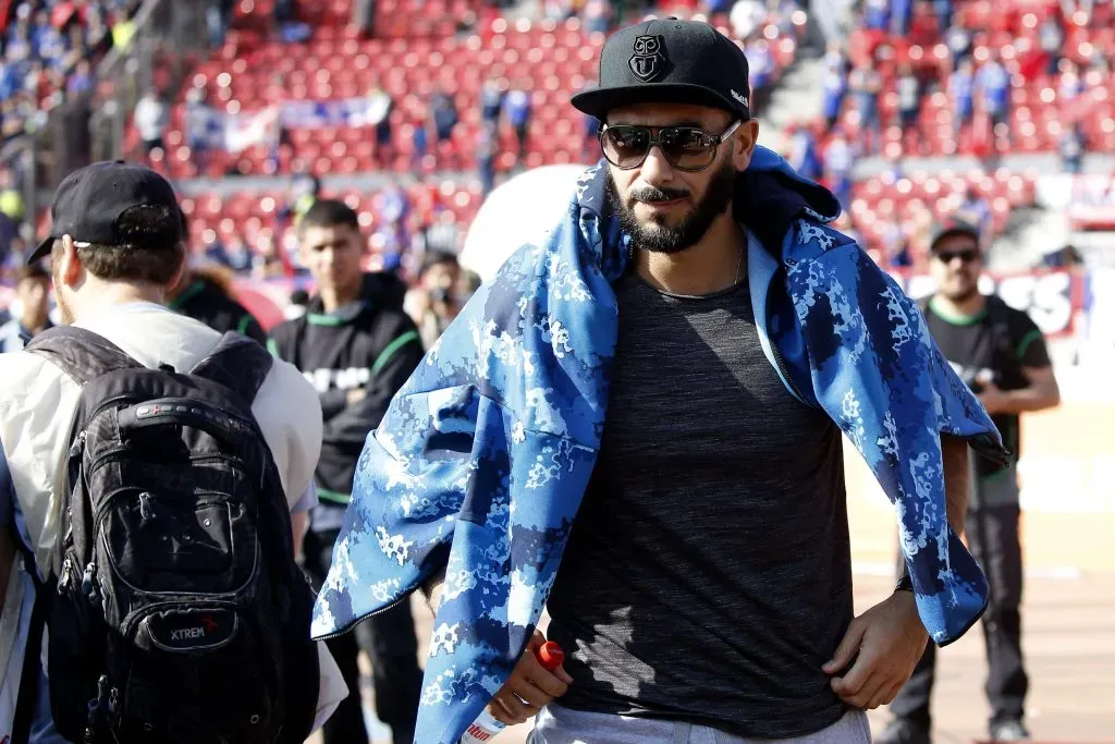 Johnny Herrera es criticado. Foto: Andres Pina/Photosport