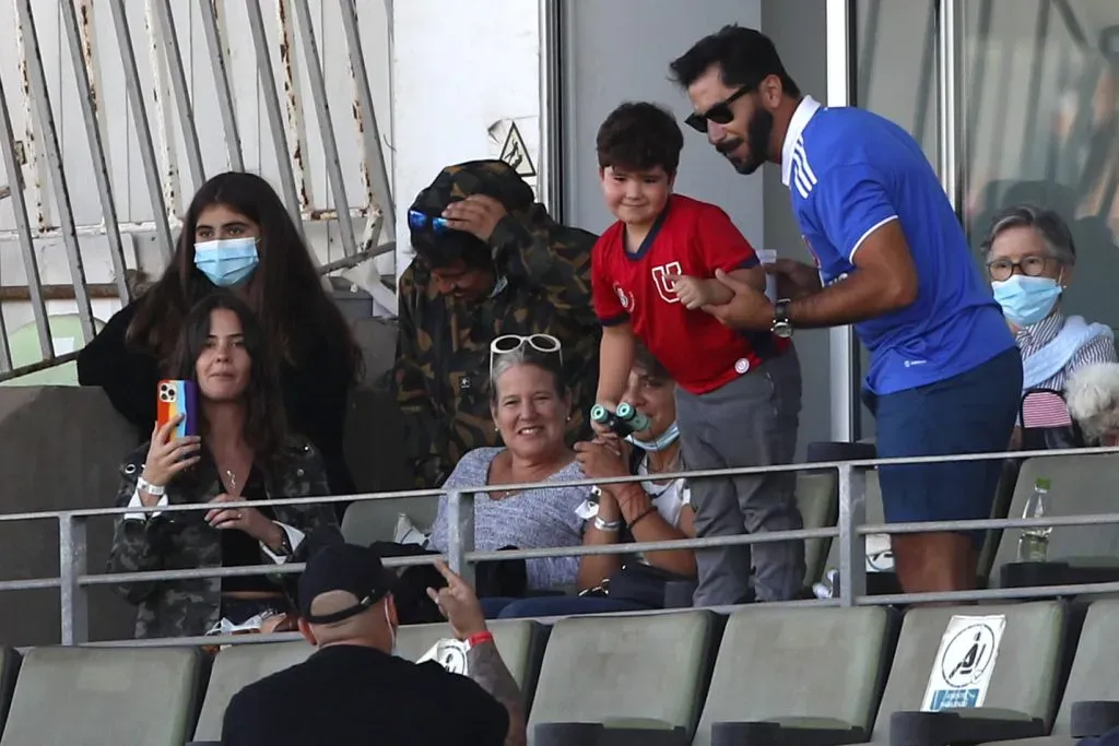 Johnny Herrera es ídolo de muchos fanáticos y fanáticas de Universidad de Chile. (Andres Pina/Photosport).