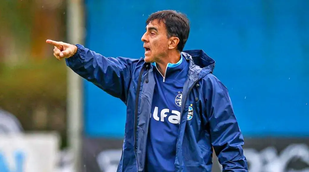 Gustavo Quinteros ya no es más el DT de Gremio.