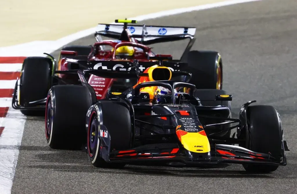 Max Verstappen en el RB21 durante el GP de Baréin (Getty Images).