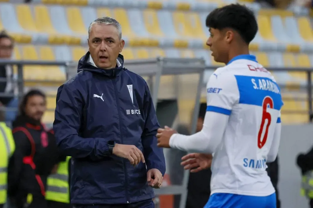 Tiago Nunes lleva 41 partidos dirigidos en Universidad Católica con 18 triunfos, diez empates y 13 derrotas. | Foto: Photosport.