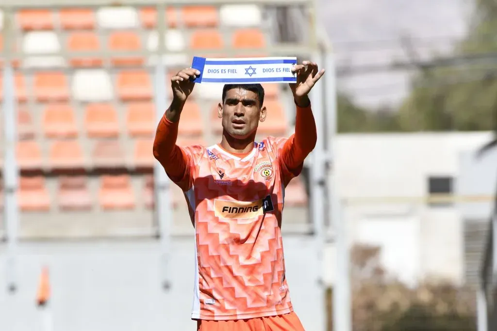 David Escalante celebró con una jineta “judia” el 2021 en Chile en medio de la guerra entre Palestina e Israel. (Foto: Pedro Tapia/Photosport)