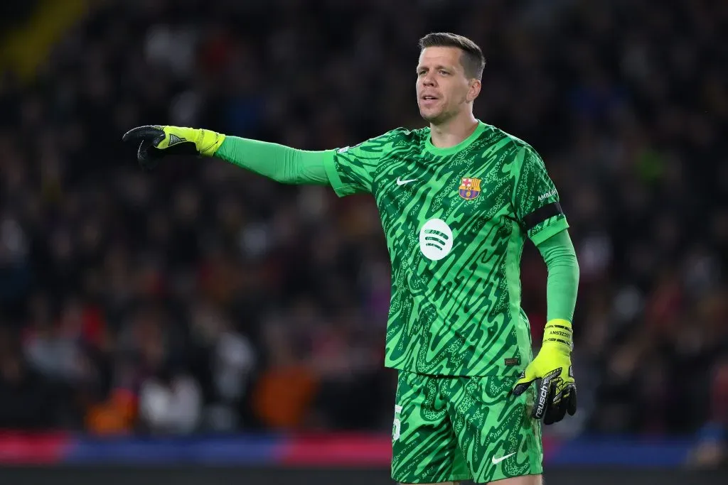 BARCELONA, SPAIN – MARCH 11: Wojciech Szczesny of FC Barcelona reacts during the UEFA Champions League 2024/25 UEFA Champions League 2024/25 Round of 16 Second Leg match between FC Barcelona and SL Benfica at on March 11, 2025 in Barcelona, Spain. (Photo by David Ramos/Getty Images)
