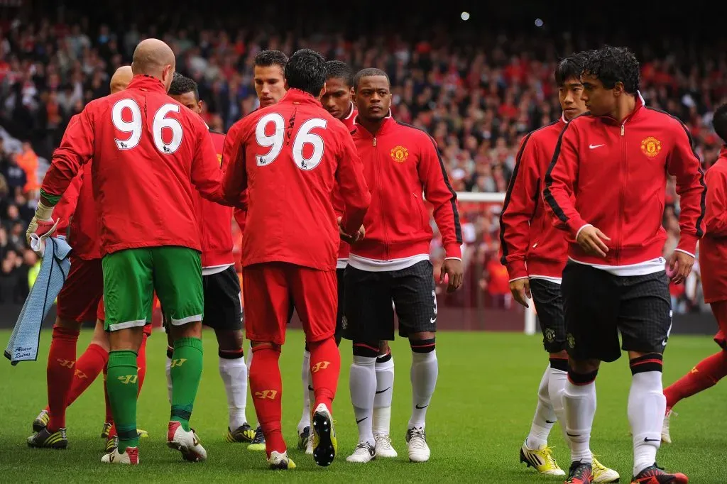 El día en que Luis Suárez y Patrice Evra se dieron la mano, pero ni se miraron | Getty Images