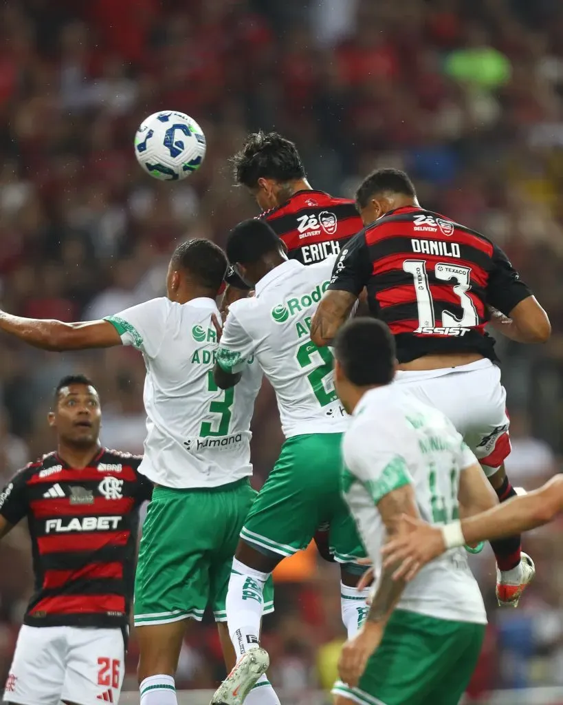 El buen momento de Erick Pulgar es alabado por parte de Globo, una de las más importantes e influyentes cadenas de TV de Brasil. Foto: Gilvan de Souza/Flamengo.
