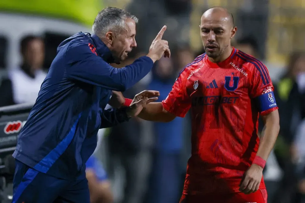 Marcelo Díaz reaccionó al cambio de horario del Clásico Universitario de este fin de semana en el Estadio Nacional. Foto: Andres Pina/Photosport