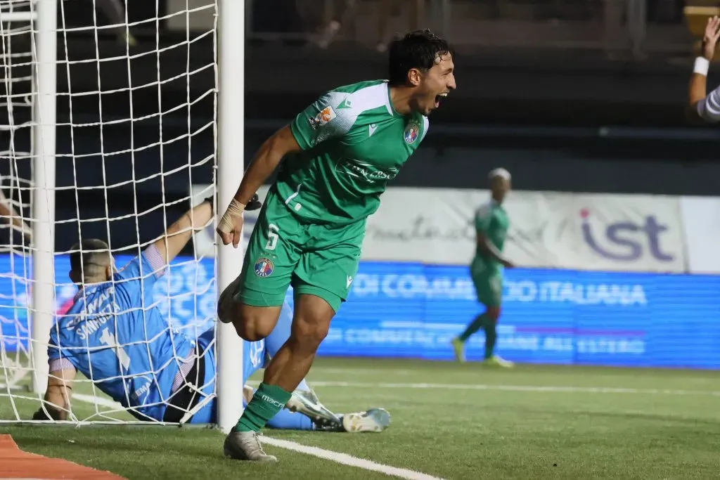 Guiffrey gritó con todo su gol ante La Serena. (Dragomir Yankovic/Photosport).