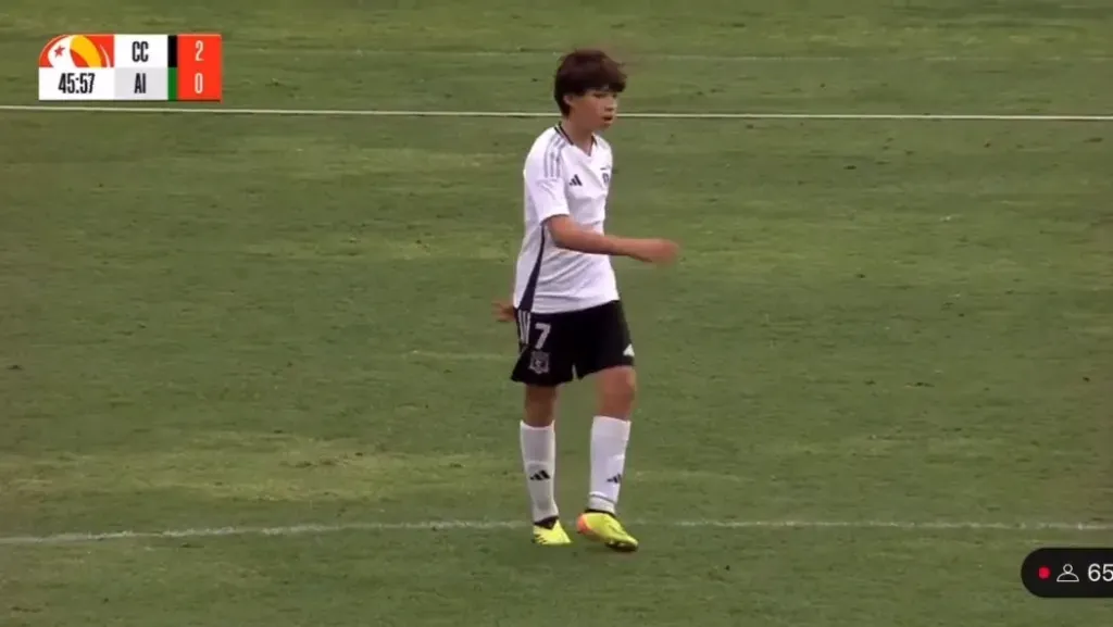 Santiago Neira portando la camiseta número siete en la Sub 11 de Colo Colo. Foto: Captura Colo Colo TV.