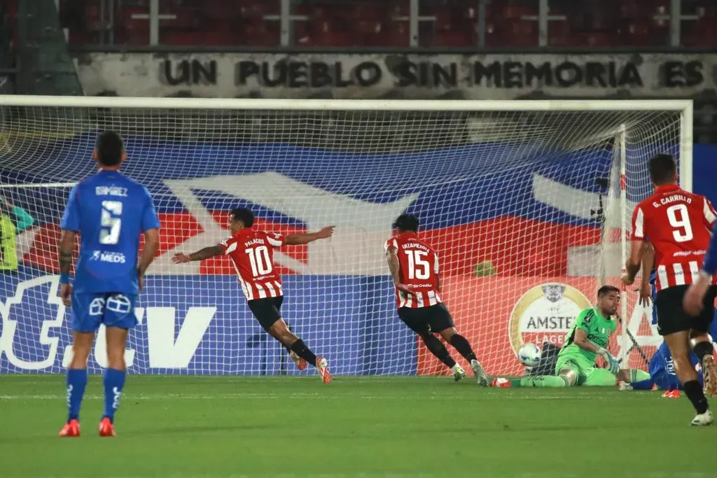El festejo de Tiago Palacios en el Nacional. (Jonnathan Oyarzun/Photosport).