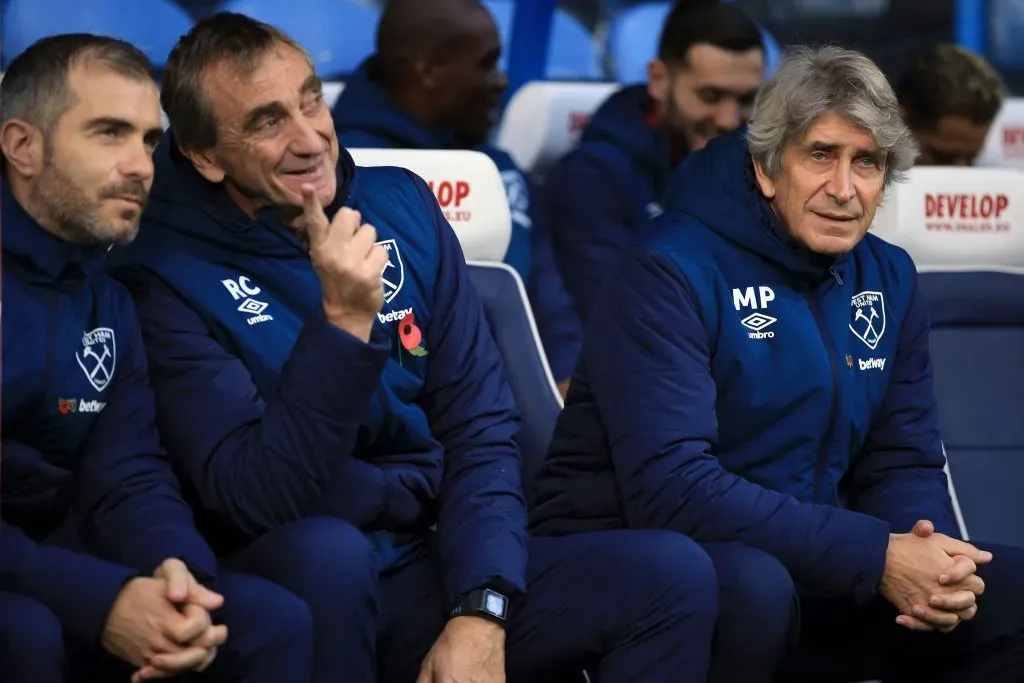 Enzo Maresca fue la mano derecha de Manuel Pellegrini en la banca de West Ham United. Foto: Marc Atkins/Getty Images.