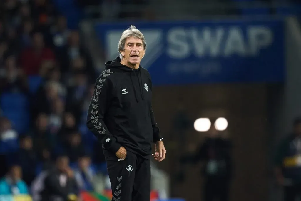 Manuel Pellegrini termina contrato con el Real Betis en junio del 2026. ¿Será la selección chilena su próximo destino? | Foto: Getty Images.