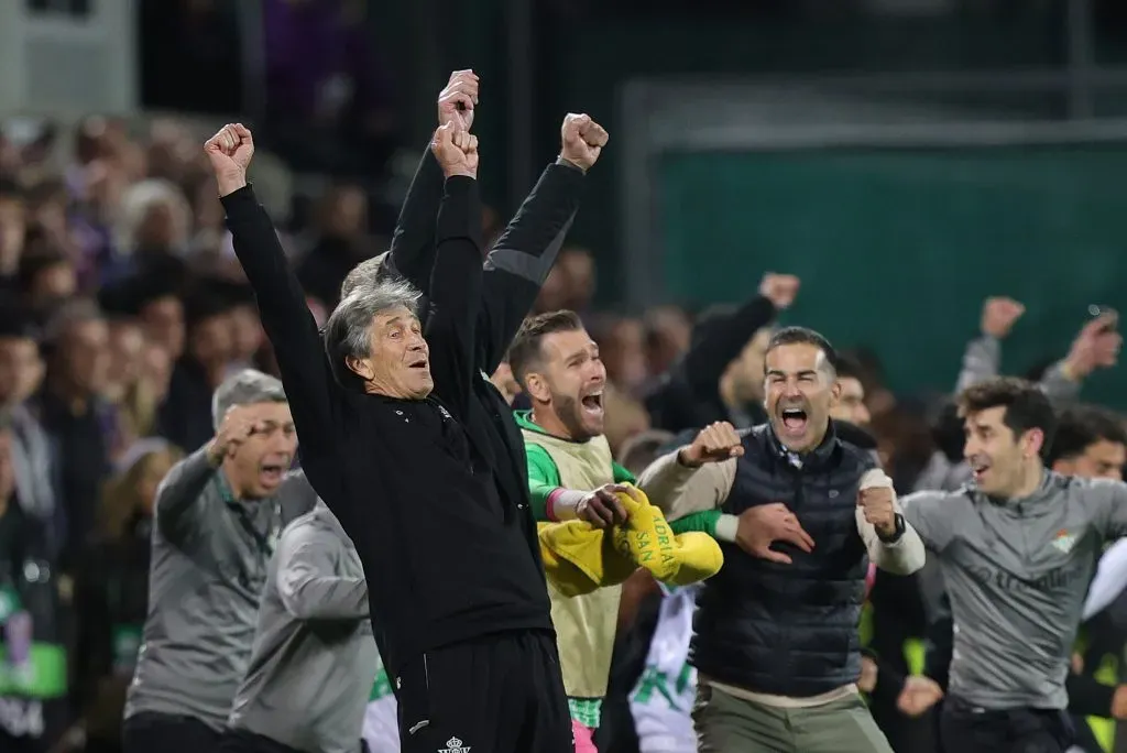 Pellegrini celebrando con Betis ante Fiorentina. (Photo by Gabriele Maltinti/Getty Images)