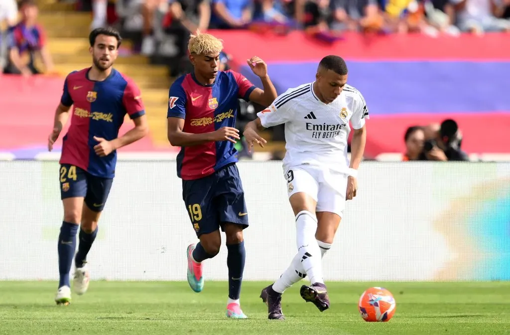 Ni un triplete de Kylian Mbappé le sirvió al Real Madrid ante el Barcelona. Foto: Getty Images.