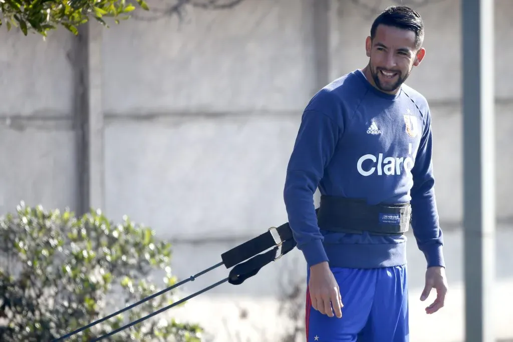 Mauricio Isla aclaró que nadie de la U lo buscó para ficharlo. Foto: Andres Pina/Photosport