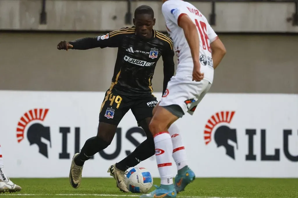 Manley Clerveaux deslumbró en su debut con Colo Colo y no son pocos los que lo quieren ver en el torneo. Foto: Photosport.