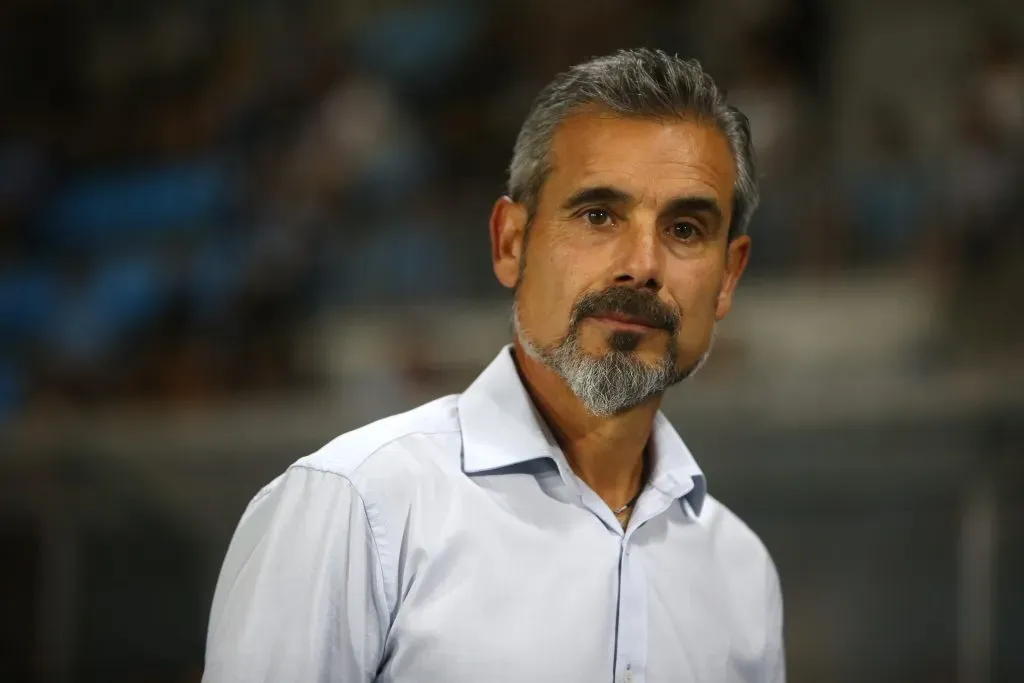Miguel Ramírez está sin club tras ser despedido a inicios de abril. Sin embargo, todavía no está habilitado para dirigir a Colo Colo. | Foto: Photosport.