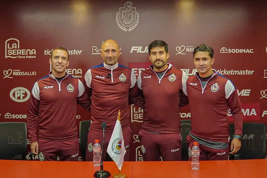 Cristian Paulucci llegó a La Serena con Emiliano Fleitas de PF y Felipe Gutiérrrez de asistente. Dos ex Cruzados. (Foto: CDLS oficial).