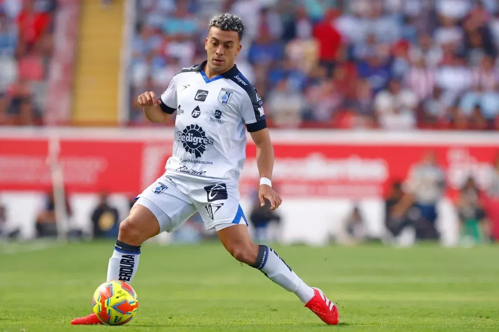 Lucas Rodríguez en acción por el Querétaro, donde no será tenido en cuenta. (Leopoldo Smith/Getty Images).