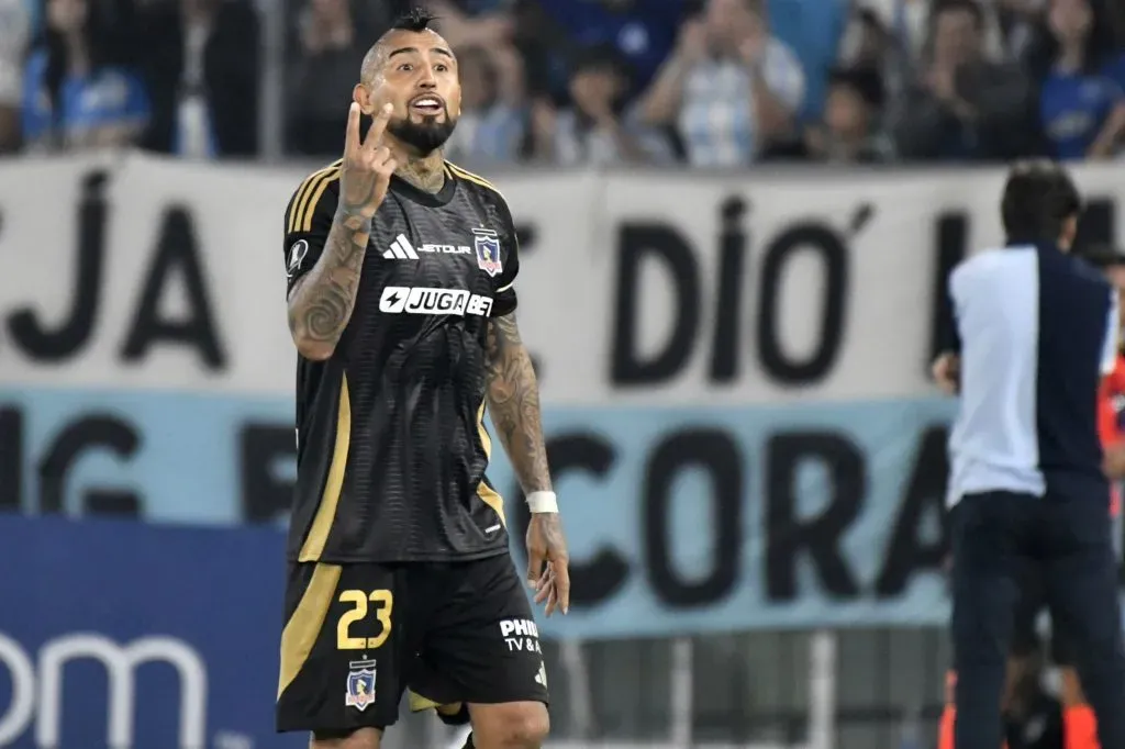 Arturo Vidal fue expulsado ante Racing. Foto: Photosport