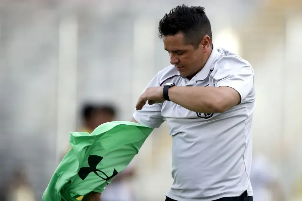 Héctor Tapia dirigió a Colo Colo en 2018 y para la estrella 30, pero hoy está en otro puesto de la institución. (Andres Pina/Photosport).