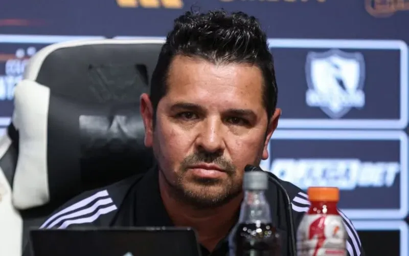 Héctor Tapia no se moverá de sus funciones como jefe del fútbol joven en el Cacique. | Foto: Colo Colo.