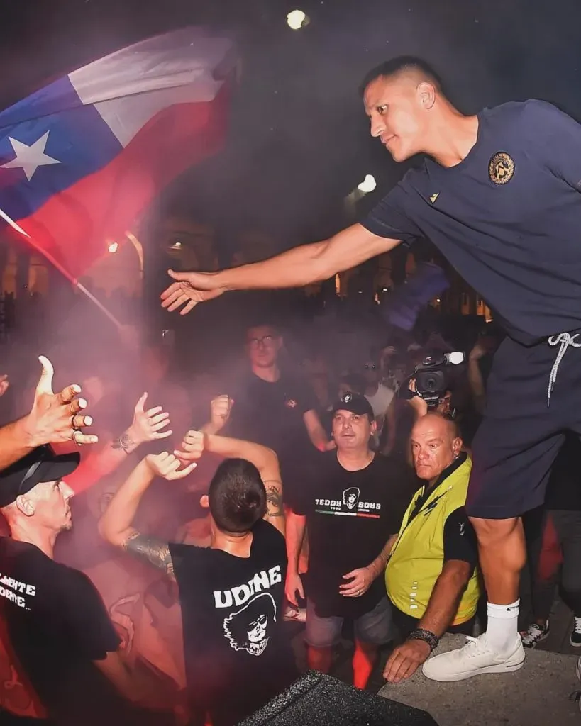 Alexis Sánchez fue defendido por los hinchas de Udinese ante los desprecios de Kosta Runjaic. Foto: Udinese.