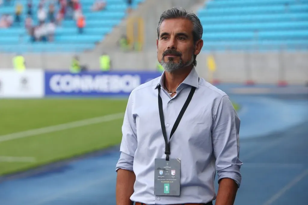 Miguel Ramírez tiene opciones de volver a dirigir en el fútbol chileno. | Foto: Photosport.