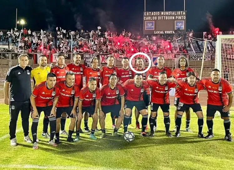 En el círculo, el edil de Macul quien es investigado por viajar al exterior mientras tenía licencia médica. Foto: The Clinic.