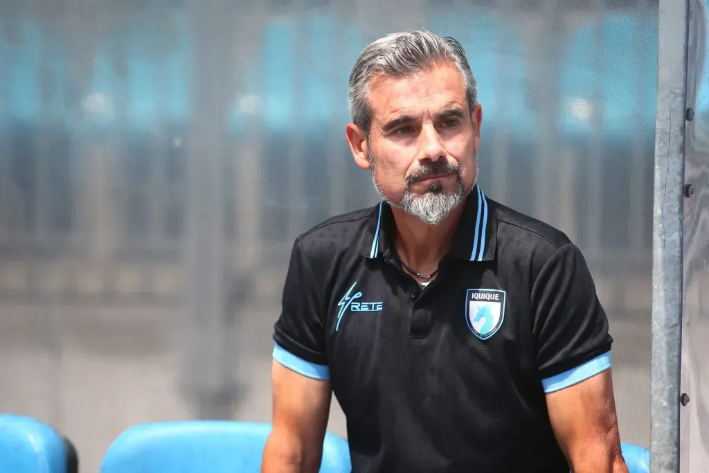 Miguel Ramírez debe esperar unos días más antes de poder dirigir a Colo Colo y a cualquier equipo chileno. | Foto: Photosport.