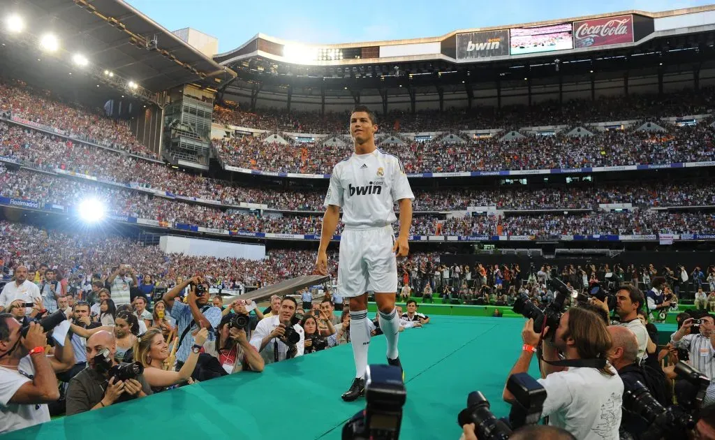 Cristiano Ronaldo y su presentación, en 2009, en el Real Madrid | Getty Images