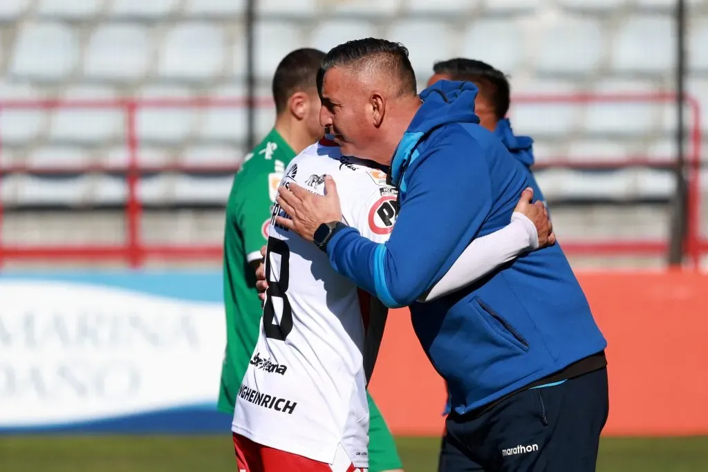 Bernardo Cerezo tuvo un amistoso reencuentro con Jaime García. (Eduardo Fortes/Photosport).