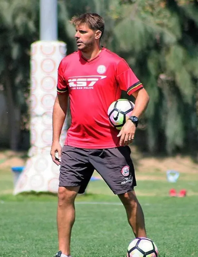 Damián Ayude fue DT de Unión San Felipe. (Foto: @USanFelipeSADP).