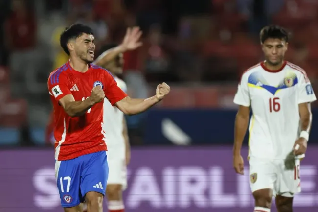 Gabriel Suazo celebra su gol ante Venezuela. (Andres Pina/Photosport).