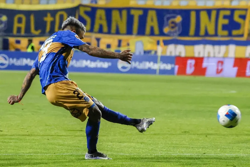 Diego Hernández saldrá de Everton. (Andrés Piña/Photosport).