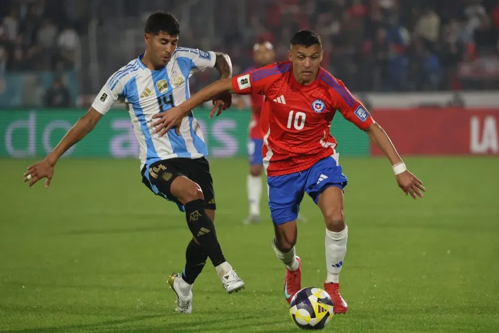 Alexis Sánchez volvió después de casi un año a la selección chilena y no marcó ninguna diferencia ante Argentina. | Foto: Photosport.