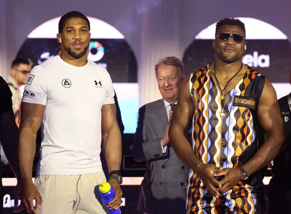 Francis Ngannou cambió el octágono por el boxeo y enfrentó a Tyson Fury (2023) en primer lugar y posteriormente a Anthony Joshua (2024), cayendo en ambas oportunidades. (Foto: Richard Pelham/Getty Images)
