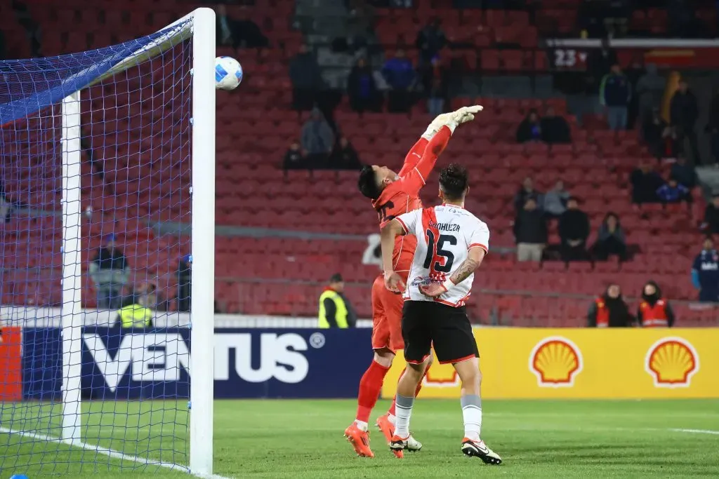 Hernán Muñoz sabe que no estuvo bien en el gol de Assadi. (Jonnathan Oyarzun/Photosport).