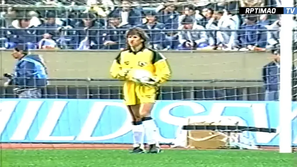 Daniel Morón fue el arquero del equipo albo ante Estrella Roja. (Captura).