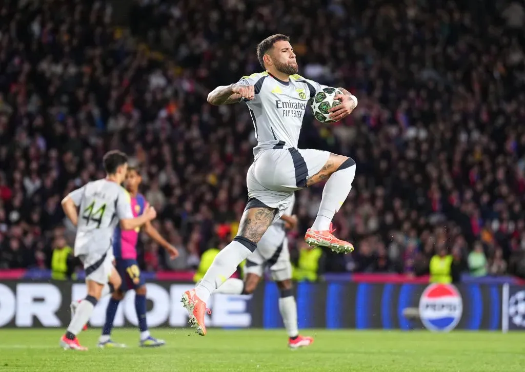 Nicolas Otamendi juega en Benfica FC.