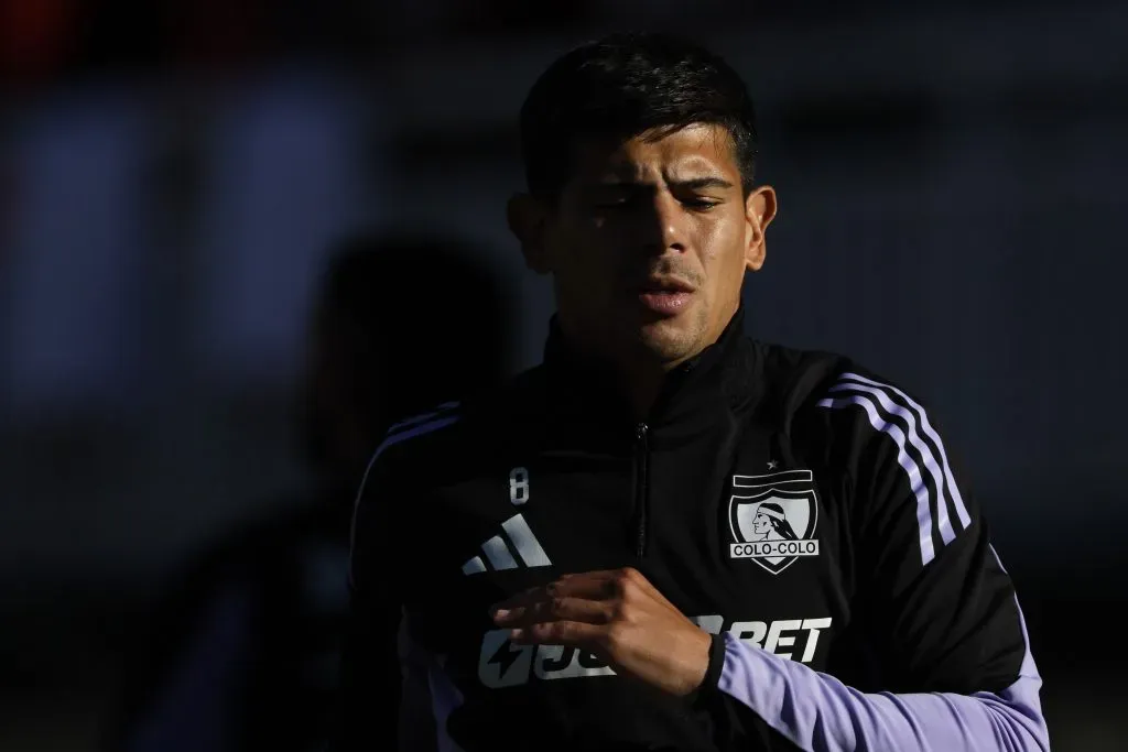 Esteban Pavez otra vez es suplente en Colo Colo. Foto: Andres Pina/Aton Chile